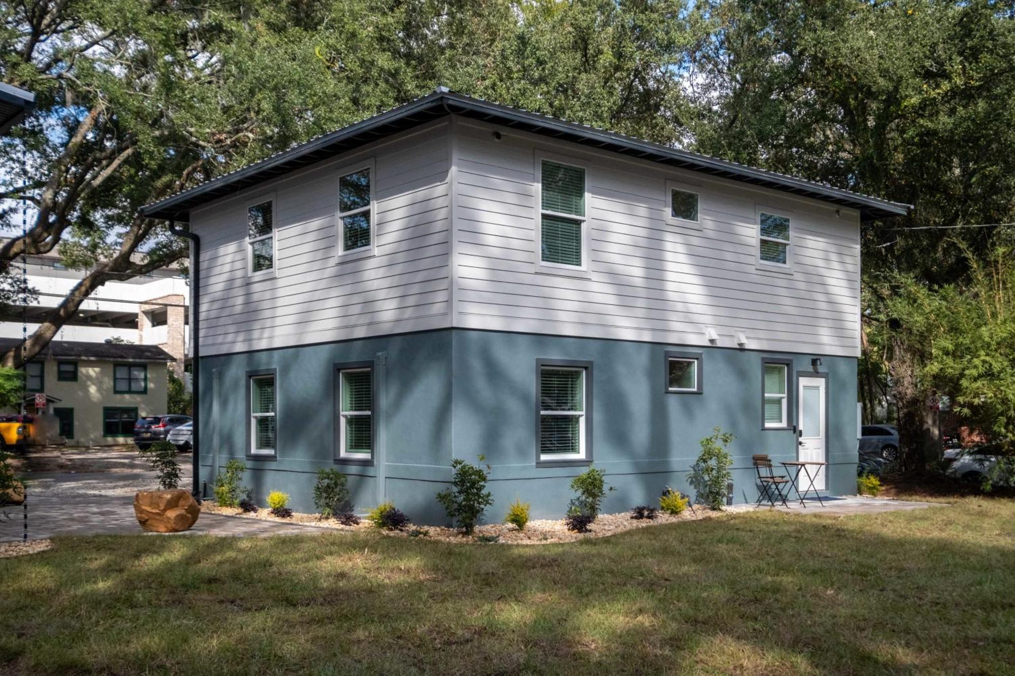 Serene Place - Walk To Uf - Free Parking Holiday home *